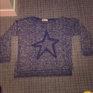 I’m selling this shirt because I wore it once!!